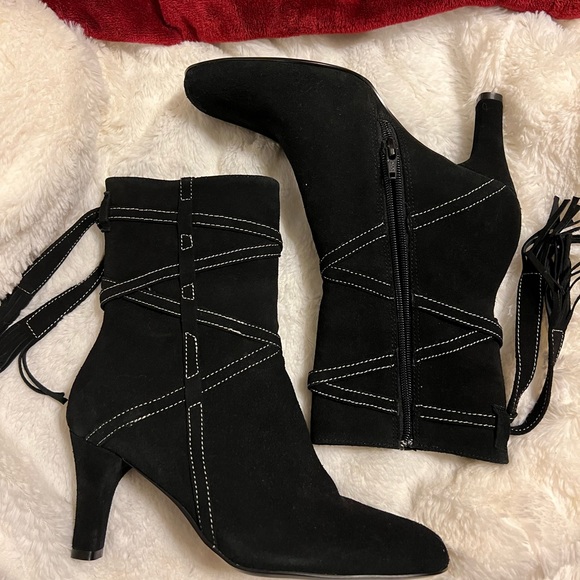 Ladies Bisou Bisou Boots - Picture 2 of 7